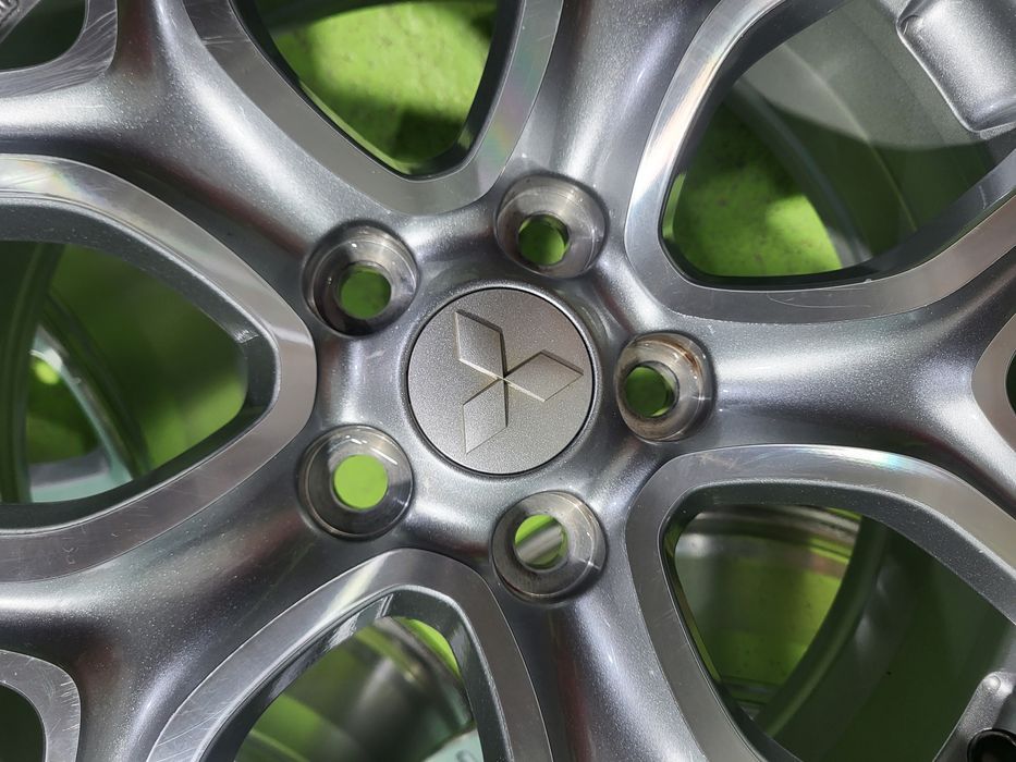 18 5x114.3 Mitsubishi Citroen Peugeot лети джанти 5х114.3