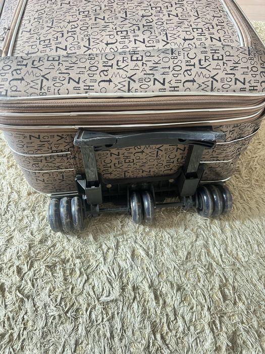 Чемодан продам, б/у