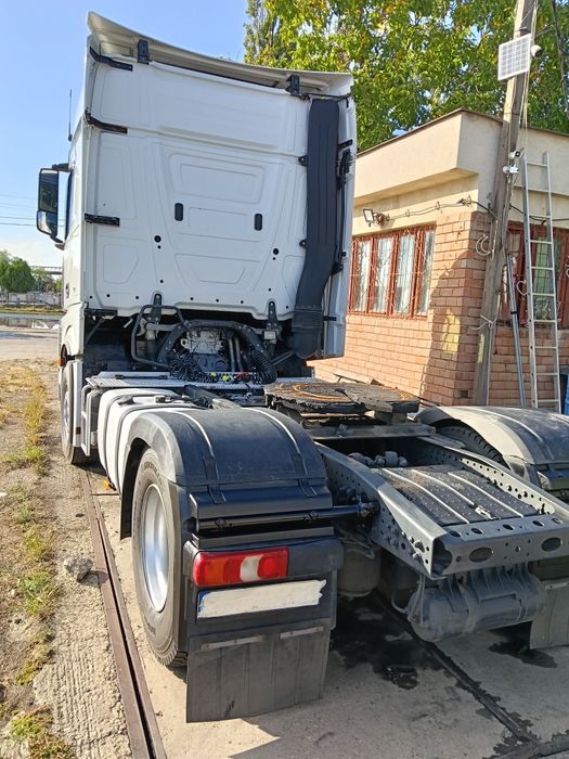 Vând Actros 18510