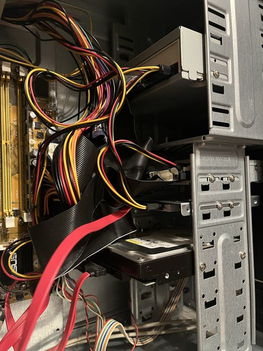 Vand pc vechi + monitor