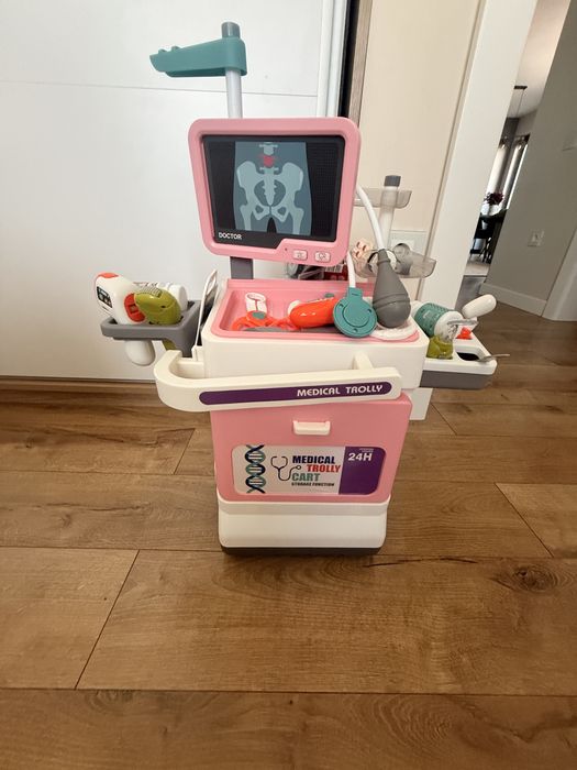 Set medical de joaca 3-6 ani.