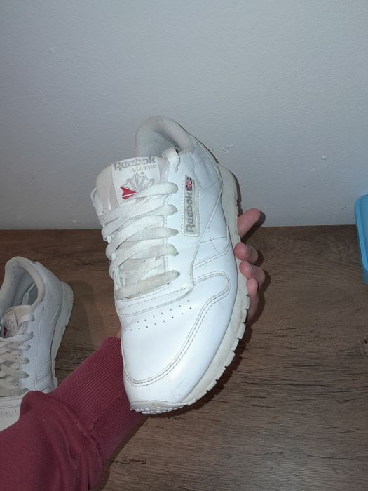 Vând 2 perechi adidasi femei Reebok mărimea 38