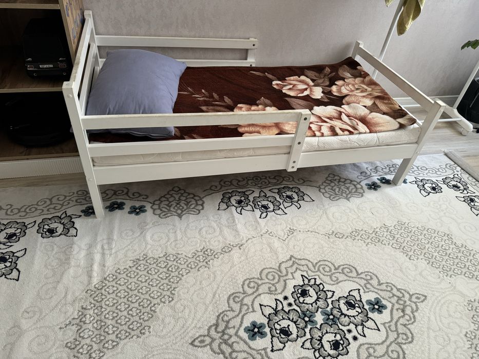 Спальный кровать+матрас