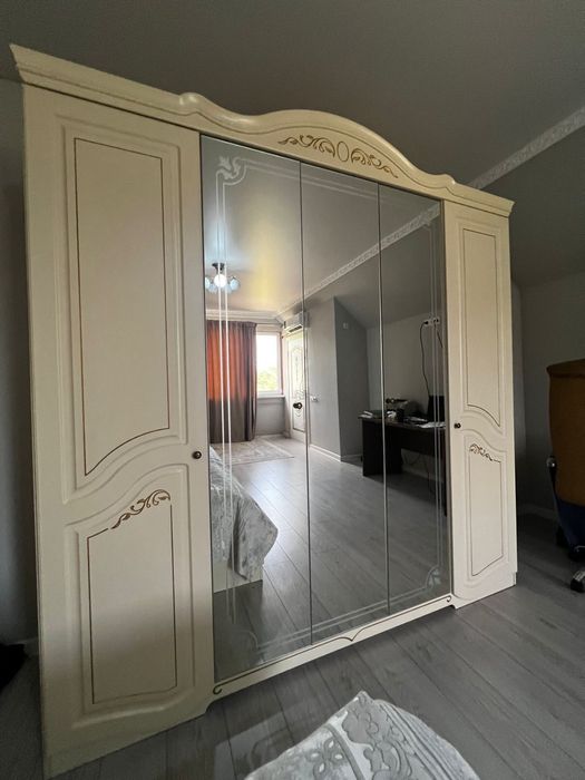 Спальный гарнитур