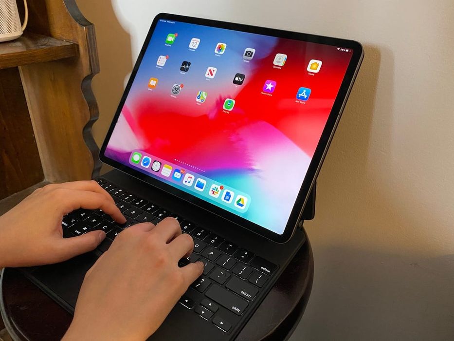 Apple iPad Folio Keyboard and Magic keyboard M1 M2