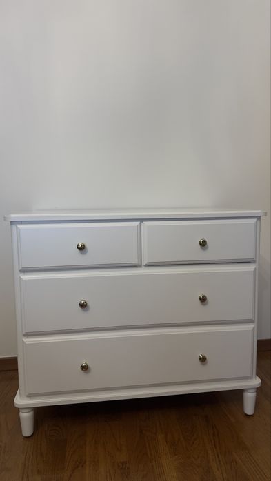 Comodă IKEA TYSSEDAL – 4 sertare, alb, stare foarte bună