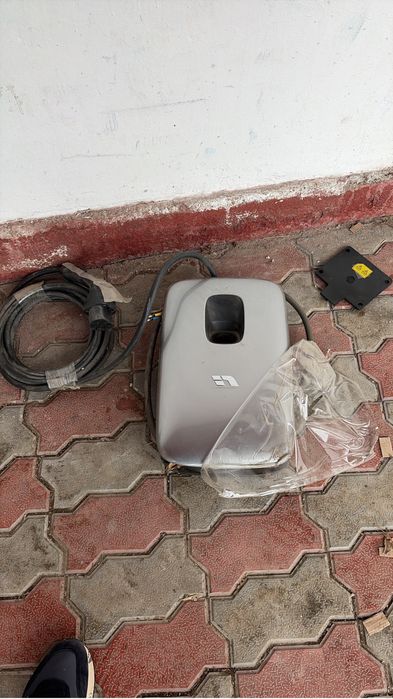 Зарядная станцыя Lixian