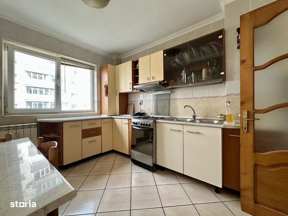 Apartament 3 camere Gorjului, 69,5 mp, 2 bai, 2 balcoane, bloc 1979