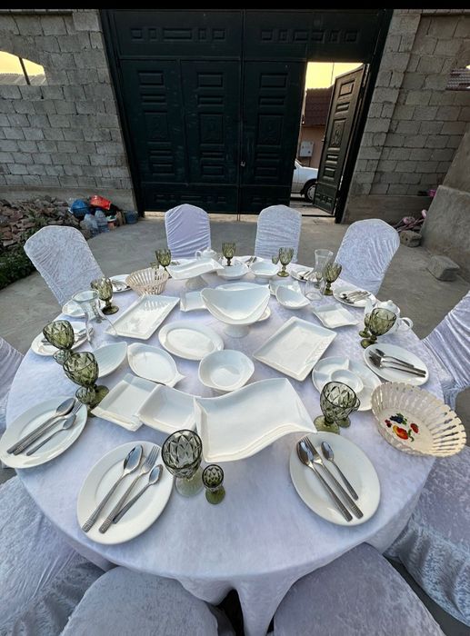 Прокат столов и стульев