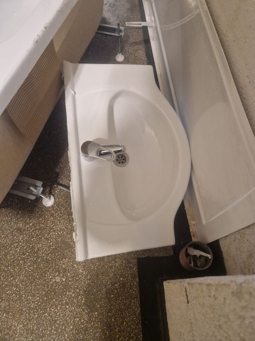 Cadă baie cu toate accesoriile