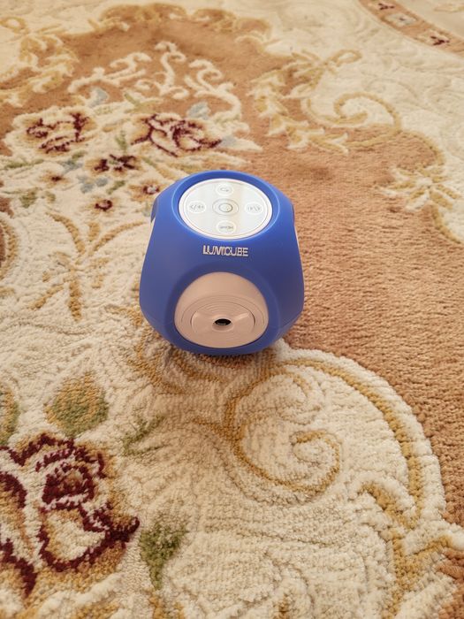 Проектор почти новый.