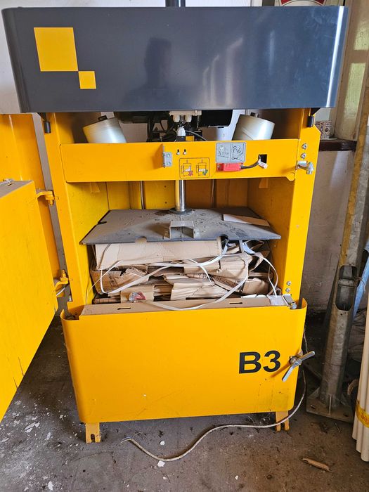 Presa de balotare hartie si carton B3 si B4 / baloti de 50 kg