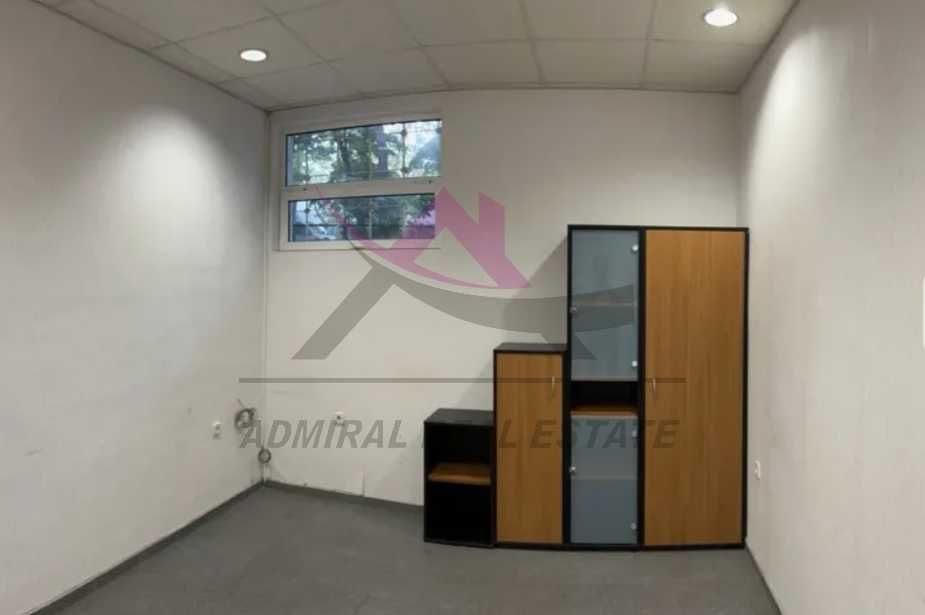 Дава се под наем Офис в Варна, Център - 22 кв.м за 225 € - Снимка #2