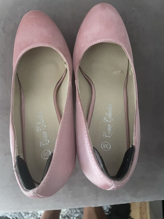 Дамски обувки на висок ток