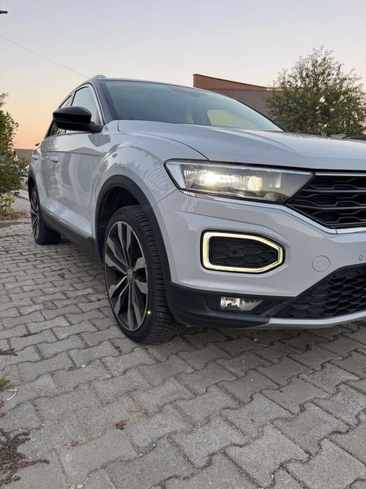 Volkswagen T-Roc 2.0 TDI 150 CP DSG 4Motion – Panoramic – Piele bicoloră – 121.297 km