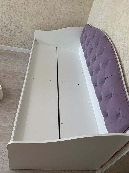 Продам Кровать с матрасом