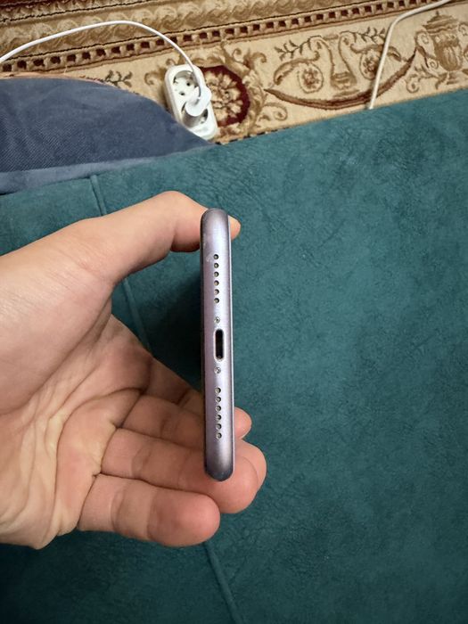 Продам iPhone 11