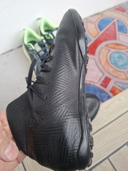 Бутонки Adidas Nemezis и маратонки Nike