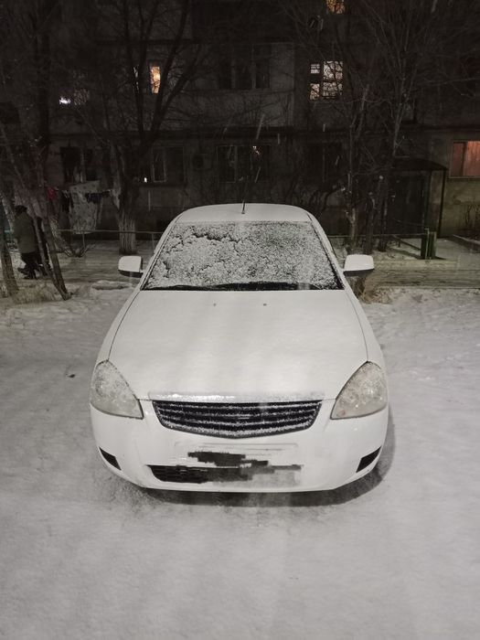 Приора хэтчбек 2012 года