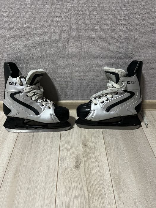 Продам коньки мужские