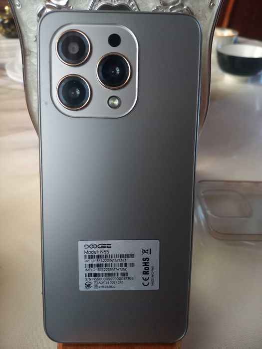 Продаю телефон Doogee