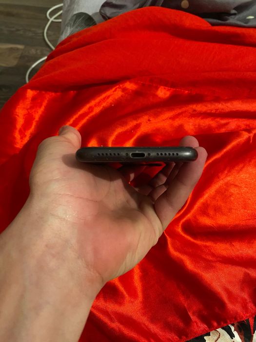 Продам айфон 11