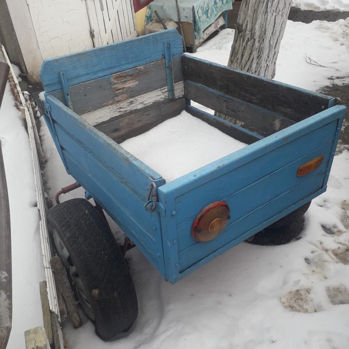 Remorca  construita manual