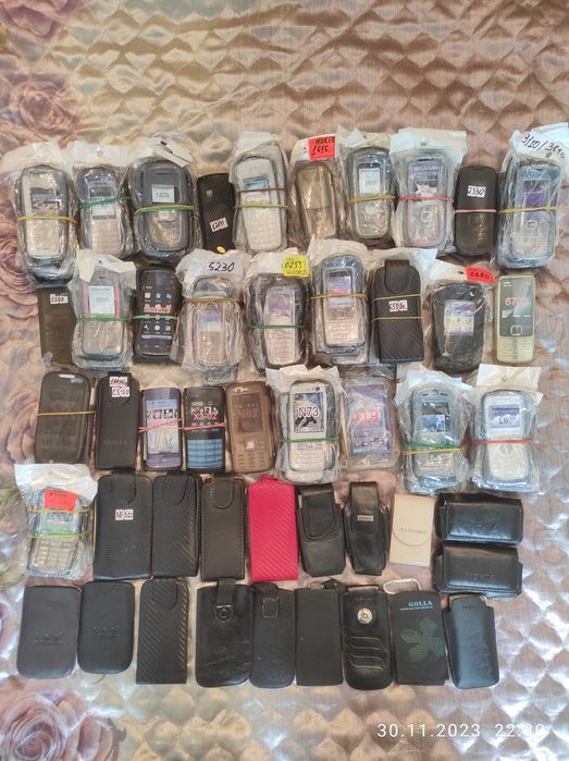 Чехлы на телефоны