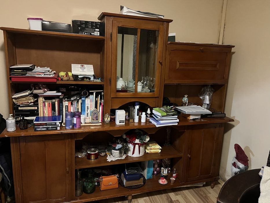 Biblioteca din lemn masiv