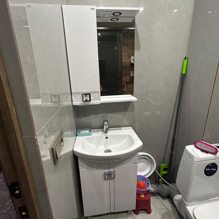 Продам раковина с тумбой