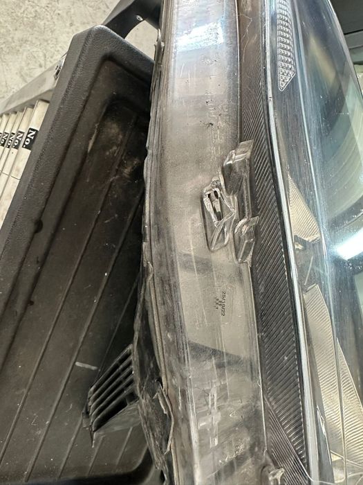Ляв фар за Vw кади 2022г
