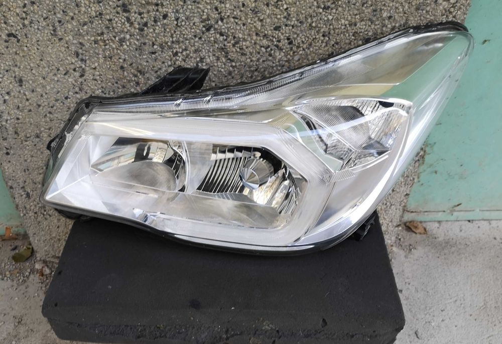 Оригинален фар Субару Форестер  Subaru Forester Led Xenon