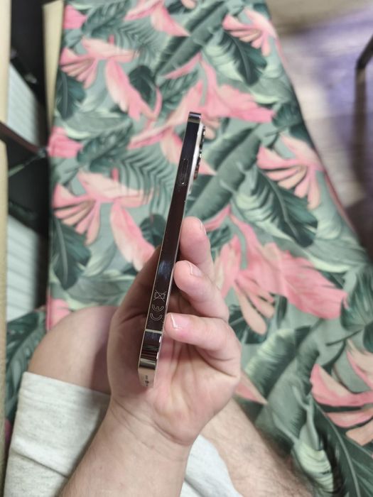 Vând iPhone 14 pro max