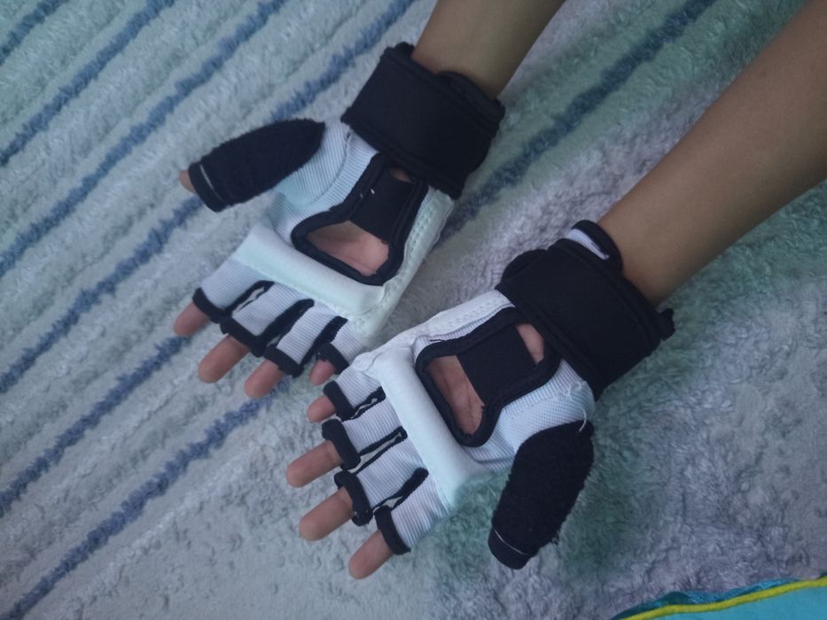 Перчатки для TAEKWONDO WT