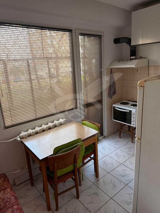 Дава се под наем Двустаен апартамент в Пловдив, Гагарин - 65 кв.м за 398.82 € - Снимка #1