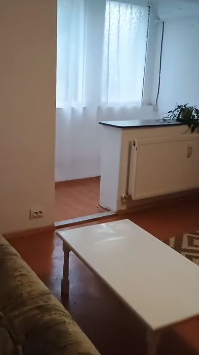 Închiriez apartament