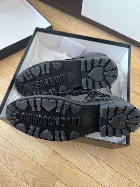 Moschino Оригинални Нови Боти