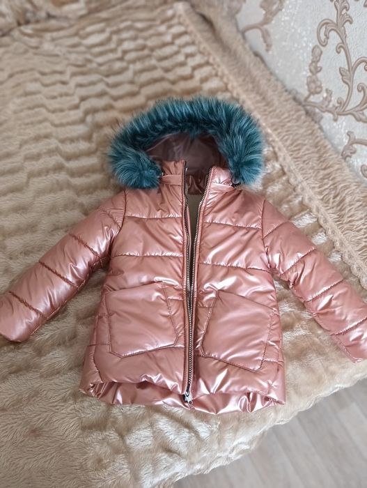 Продам детские куртки