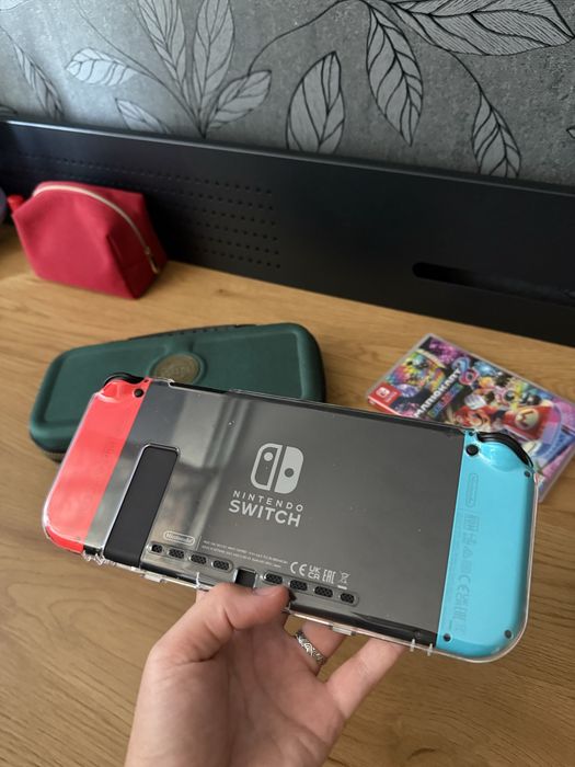 Nintendo Switch + Mario Kart