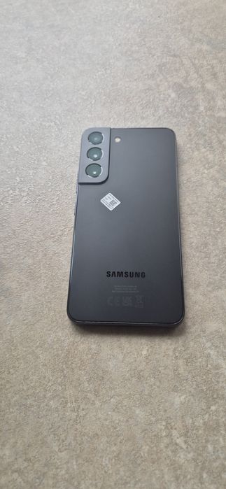Samsung s22  8GB 128GB.
