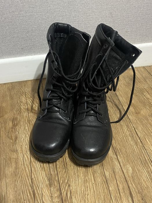 Продаются берцы.