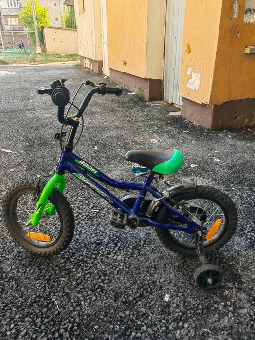 Bicicleta copii aproape noua