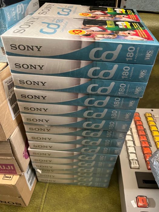 Casete video Sony noi, sigilate