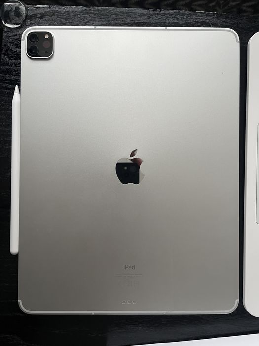 iPad Pro 12.9 5th M1 WiFi și LTE + Apple Pencil 2nd + Tastatura RGB