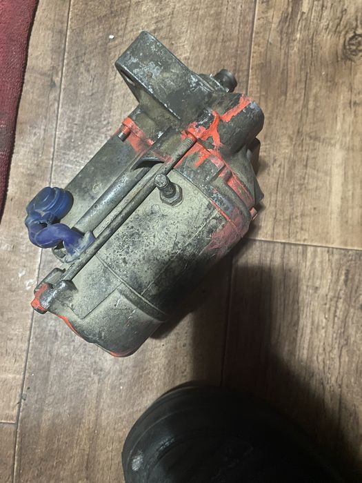 Стартер на Таёту првию