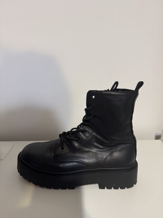 Ghete negre lucioase