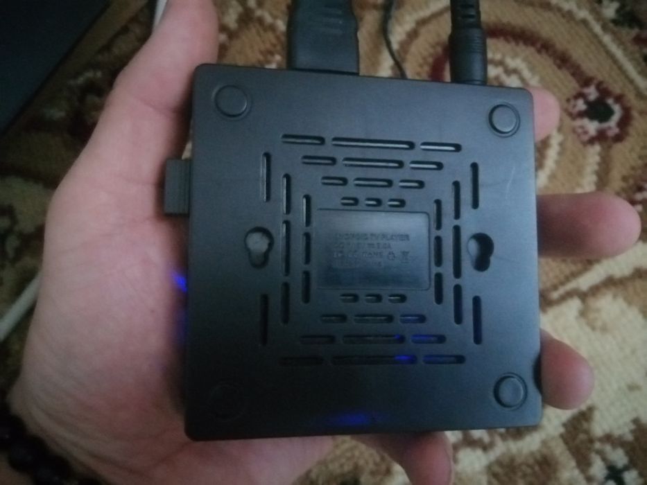 Продам приставку для телевизора на андроид