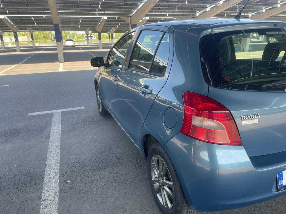 TOYOTA YARIS 2005 in perfecta stare estetica si functionare