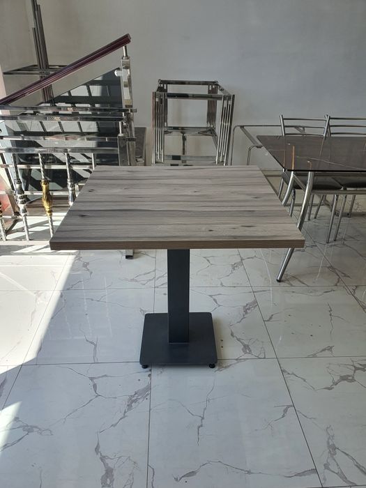 Jurnalniy stol sotiladi