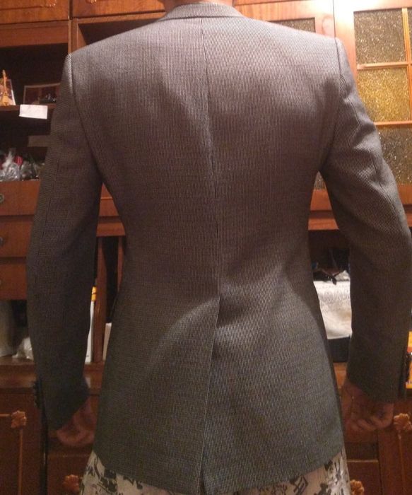 Три рубашки и пиджак